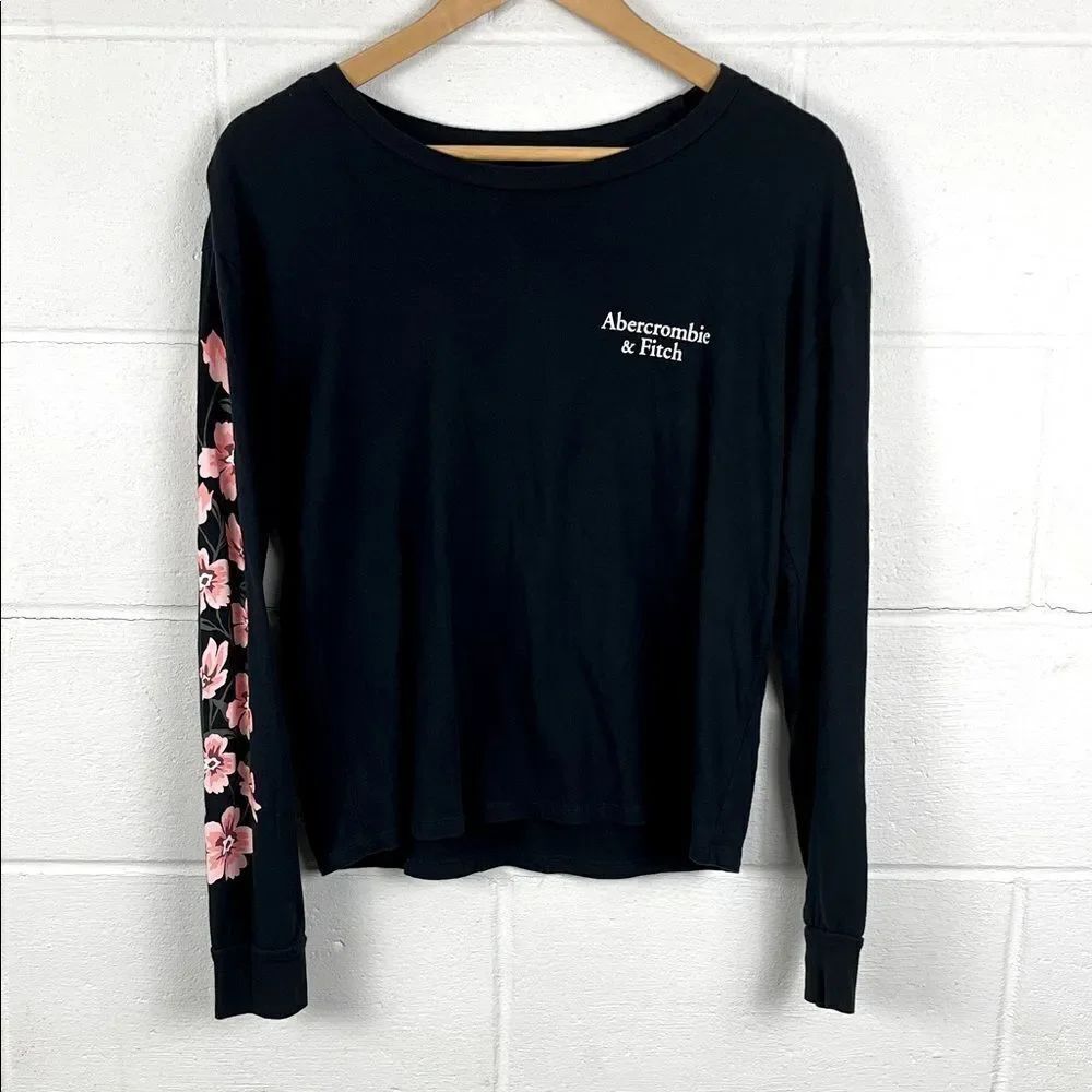 Abercrombie and Fitch women navy crewneck long sleeve floral graphic tee size M